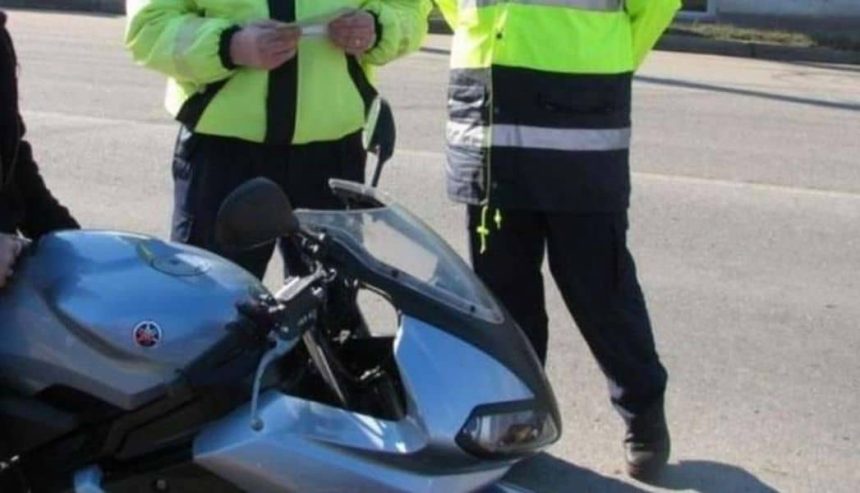 Doi mopedisti au avut un accident pe Calea Surii Mari Unul a fugit