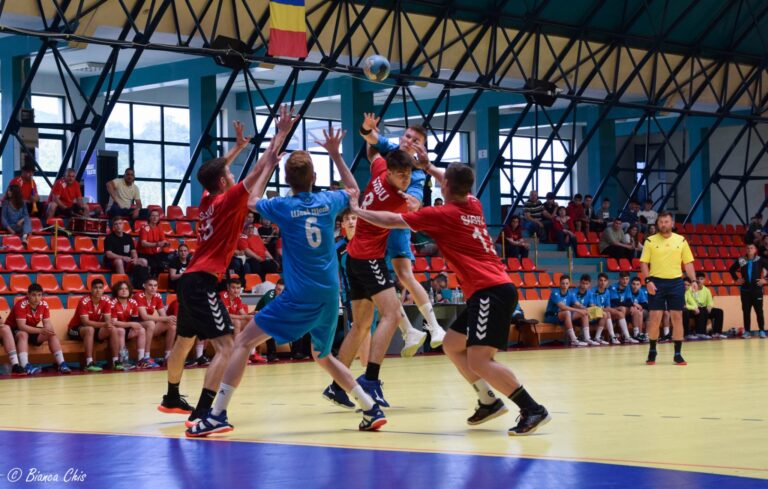 Elevii de la CSS Sibiu se vor antrena gratuit in 7 sali de sport