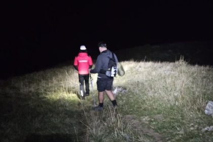 Epuizat si lsat pe traseu de prieteni turist salvat