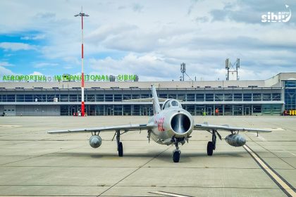 MiG 15 avion istoric aterizat la Sibiu foto