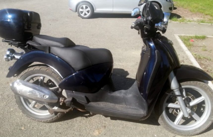 Mopedul necazurilor tanar prins fara permis si acte