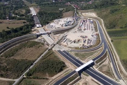 Pas urias pe autostrada Sibiu Pitesti lucrari intense pe lotul 4