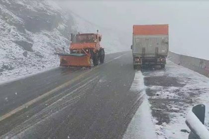 Polei si zapada pe Transalpina circulatie restrictionata pana miercuri