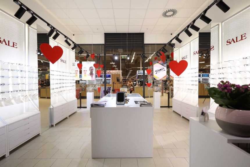 Reduceri de peste 40 pentru eroii in uniforma la 9 Optik