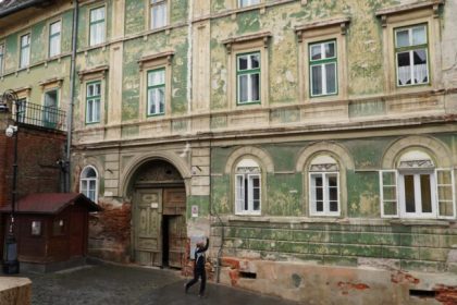 Replica locatarilor din Coroana Ungariei dupa amenda Primariei Am salvat cladirea am investit 110000 lei