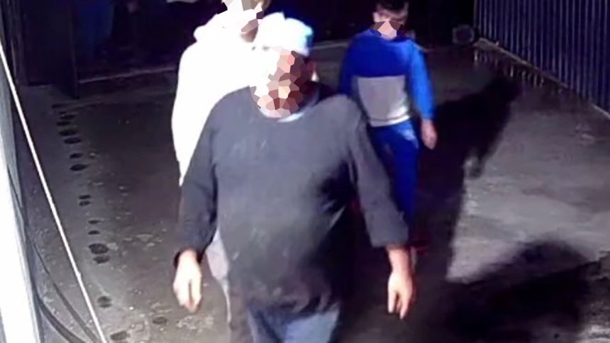 Scandal in Casolt barbat batut pentru un like