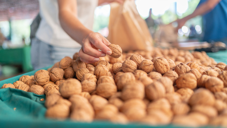 Seceta afecteaza nucile pomii nu sau maturizat pretul creste