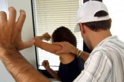 Sot din Sibiu batut si amenintat monitorizat electronic