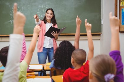 Stabilitate in scoli titularii isi pastreaza posturile normele cu ora scad la jumatate
