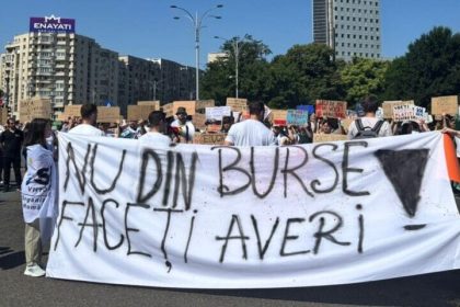 Studentii protesteaza impreuna cu profesorii Nu acceptam anul universitar asa