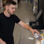 Tineri retinuti la Cisnadie dupa ce au intrat dupa tigari