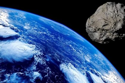 Un asteroid urias se apropie de Pamant