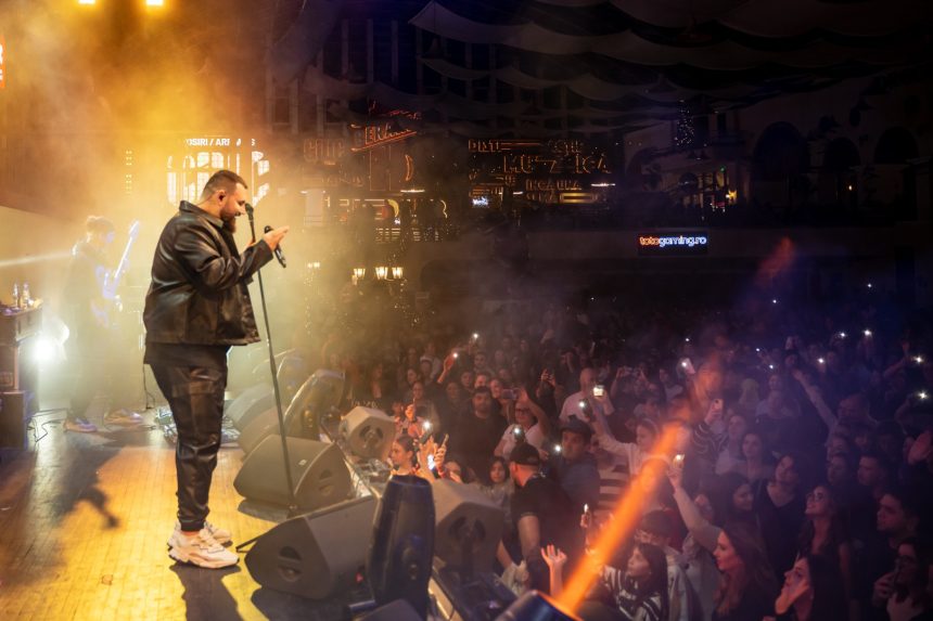 Ursul si caluserii din Rasinari alaturi de copii in show ul Star pentru o zi la Sibiu