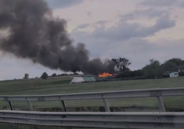 incendiu devastator la aciliu stana arsa complet video