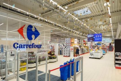 Carrefour vinde magazinele din Romania schimbare pe piata cumparaturilor