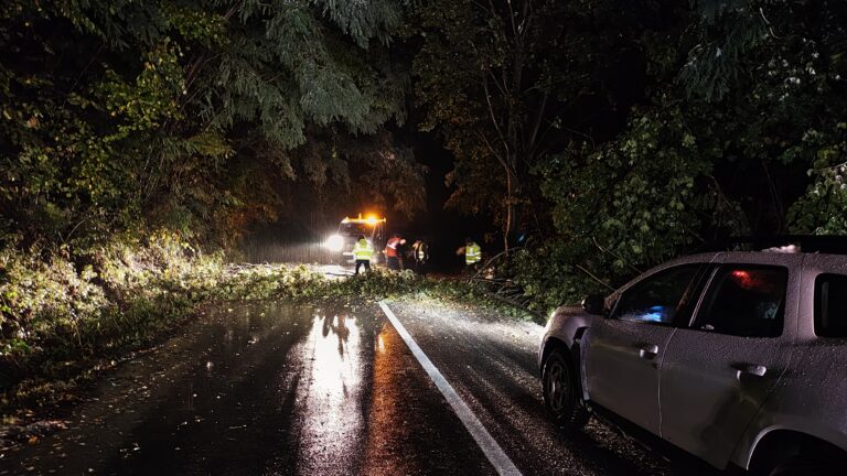 Circulatia spre Paltinis inchisa din cauza zapezii