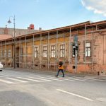 Colos construit in centrul Sibiului langa Prefectura