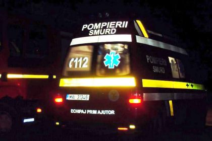 Copac cazut pe masina sofer ranit grav