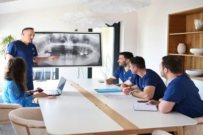 Costul unui implant dentar ce determinapreul