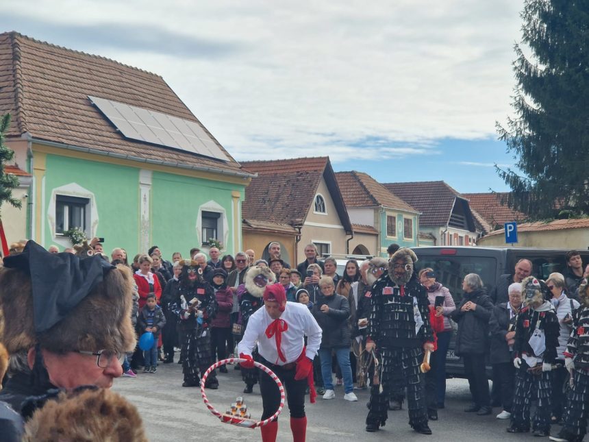 Cultura care uneste Fuga lolerol a adus comunitatea din Seica Mica