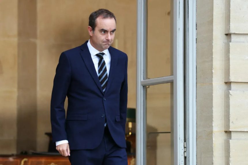 Franta colaps politic premierul Lecornu demisioneaza