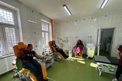 Gest lau dabil al ofi ce ri lor DGA Sibiu donare sange pentru cauza umanitara
