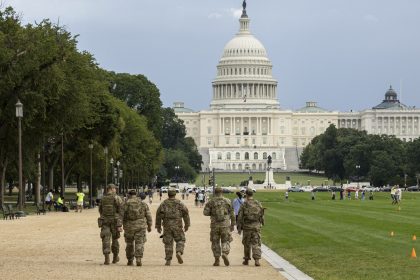 Guvernul american a trimis acasa sute de mii de functionari in concediu fara plata