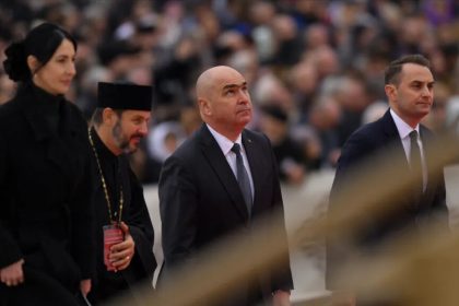 Ilie Bolojan huiduit duminica la Catedrala Neamului