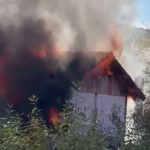 Incendiu devastator in Hamba flacarile ameninta casele