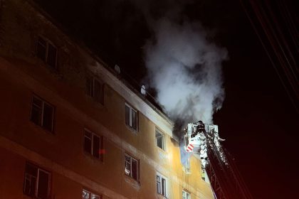 Incendiu pe strada Abatorului din Sibiu pompierii intervin