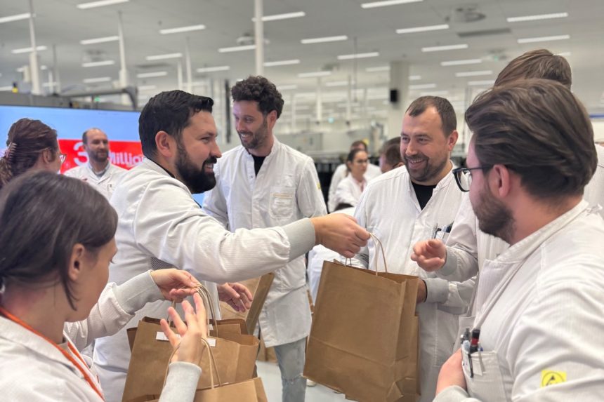 Industria auto din Sibiu acelereaza AUMOVIO atinge 30 milioane camere inteligente produse local