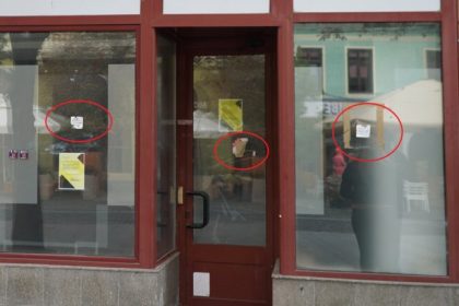 Mesaje pe casa lui Iohannis Borfasilor dati banii inapoi