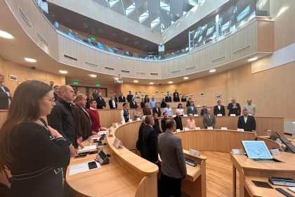 Moment de reculgere la Consiliul Judetean Sibiu pentru victimele Colectiv