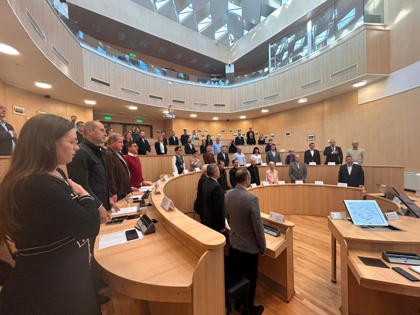 Moment de reculgere la Consiliul Judetean Sibiu pentru victimele Colectiv