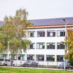 Primaria monteaza parchet nou si covor fonoabsorbant la Liceul Ghibu