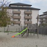 Primaria reabiliteaza locul de joaca din Gusterita