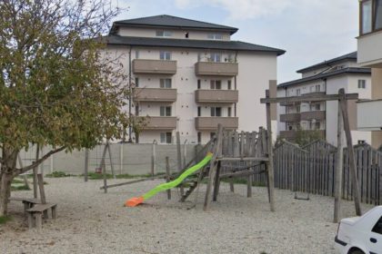 Primaria reabiliteaza locul de joaca din Gusterita