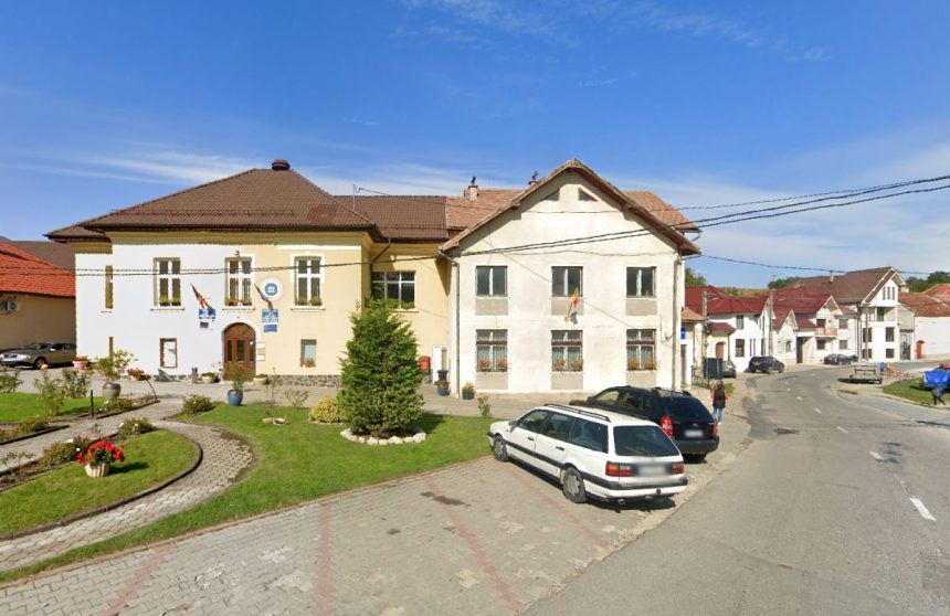 Scene violente la Poiana Sibiului un barbat a spart geamurile Primariei cu pietre