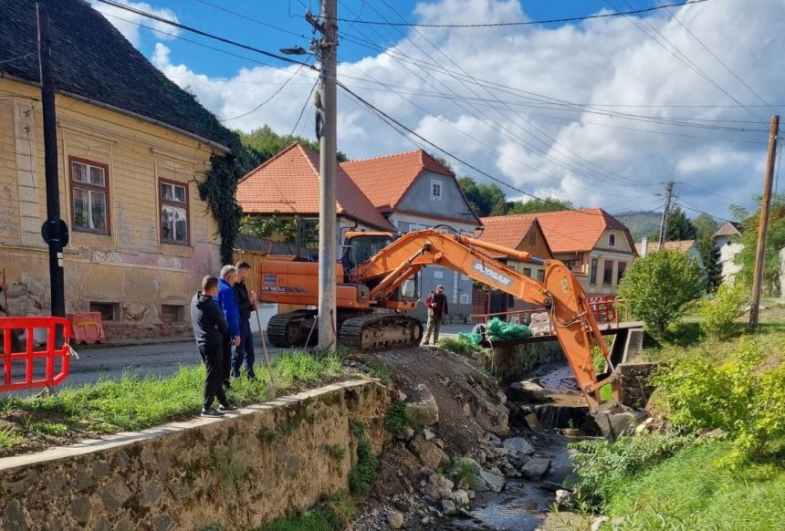 Se repara malurile raului din Cisnadioara