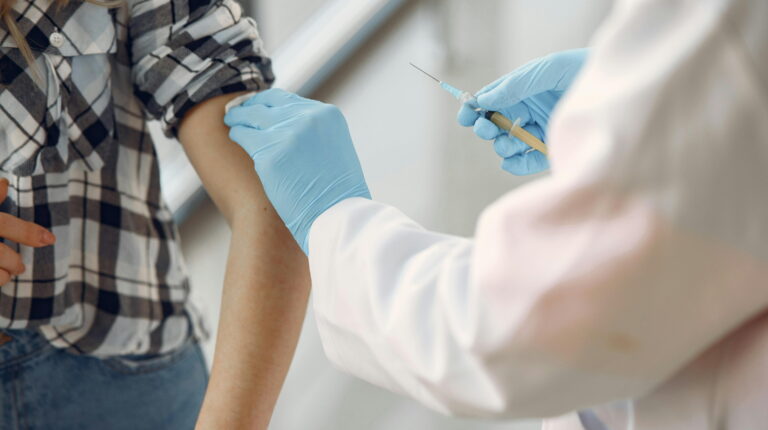 Sibienii campioni la vaccinarea antigripala 17000 imunizari fara gripa