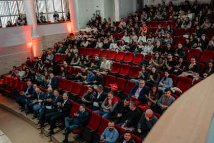 Sute de medici vin la Sibiu pentru conferinta 7