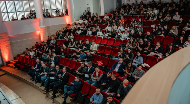 Sute de medici vin la Sibiu pentru conferinta 7