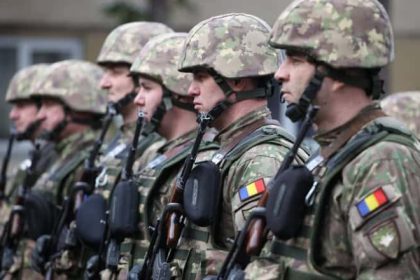 Tinerii romani chemai la instructie militara voluntara