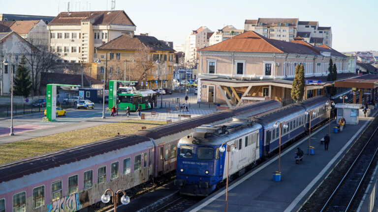 Trecem la ora de iarna Trenurile CFR circula dupa noul orar