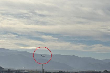 Un avion survoleaza Sibiul timp de ore