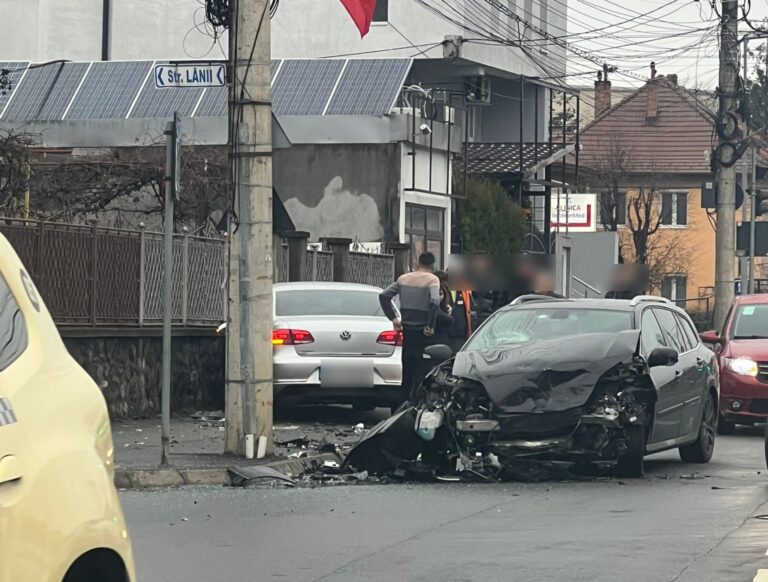 Accident pe Ion Neculce in Sibiu doua masini avariate