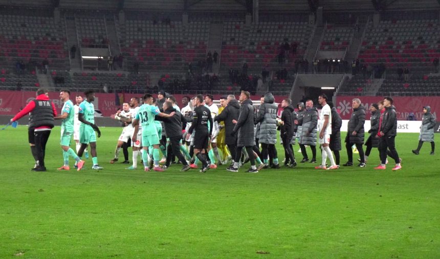 Bataie pe teren dupa FC Hermannstadt UTA 1 2 ce a declansat totul