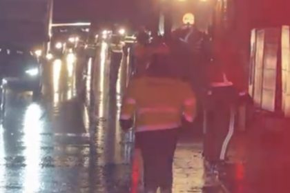 Caderi de pietre pe Valea Oltului trafic blocat la Boita