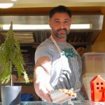 Comerciantul cu toate editile Targului de Craciun din Sibiu