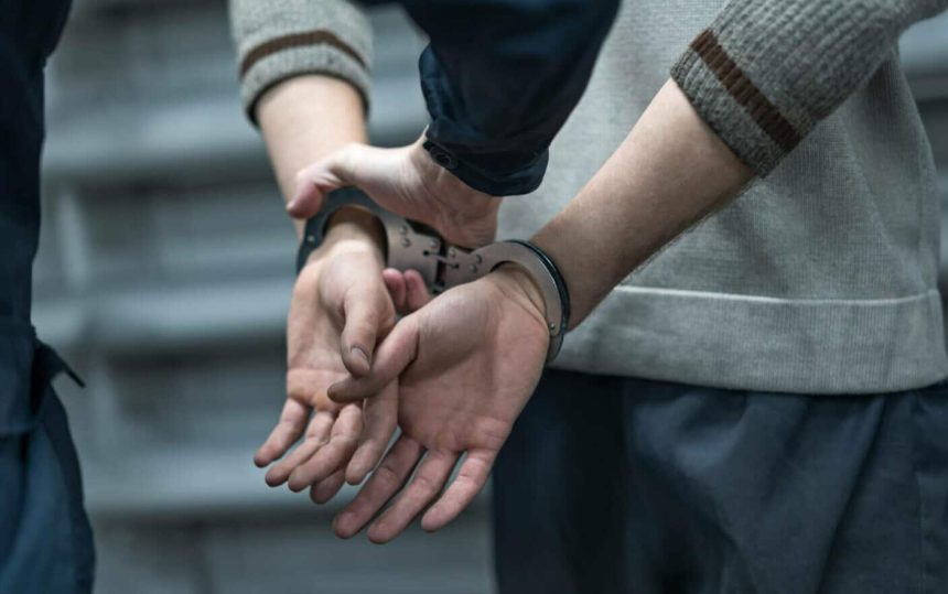 Conflict violent intre doi sateni din Amnas agresor retinut